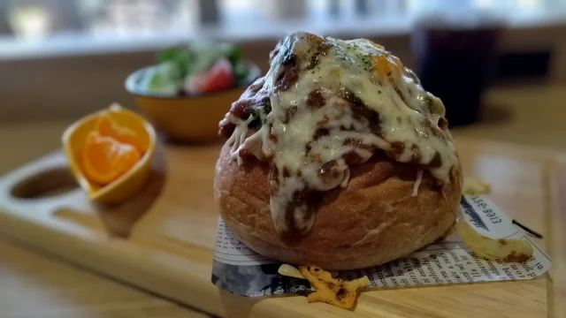 カフェ・ベーカリー「はなもも」