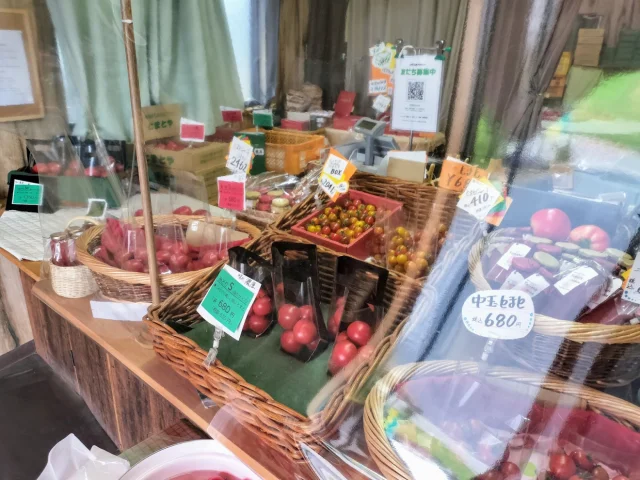 とまとや 岩崎