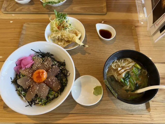 東京ラーメンがっつり定食クレイン