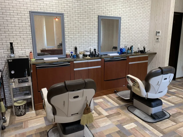 hair salon True