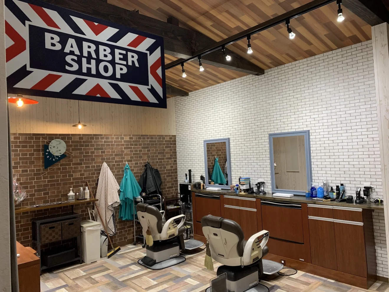 hair salon True