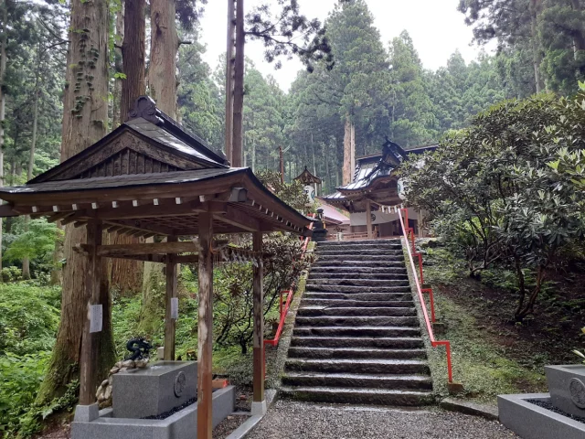 御岩神社