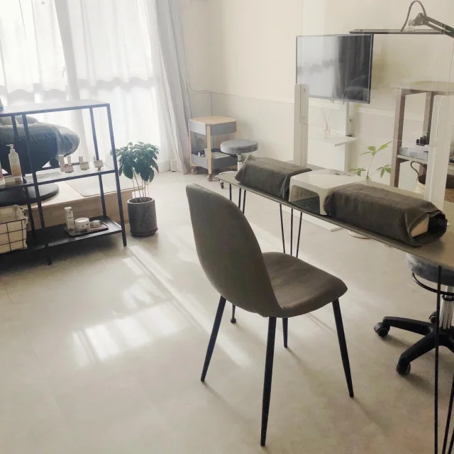 Wardrobe nail studio